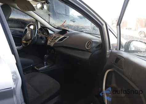 2013 Ford Fiesta Se z USA, uszkodzony, nr VIN 3FADP4BJ0DM173018